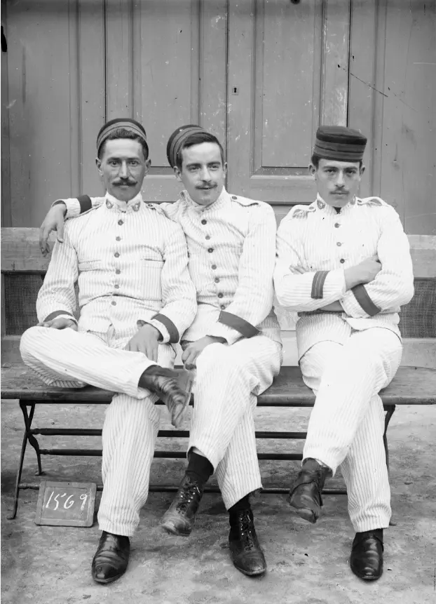 Soldados en las fiestas de San Lorenzo y San Roque